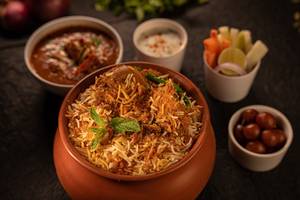 Biryani With Butter Chicken Combo (Serves 1)