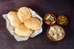 Luchi With Malai Paneer Combo