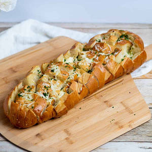 Cheese Pull Garlic Bread