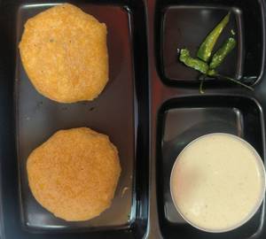 Batata Vada with Chutney [1
Plate]
