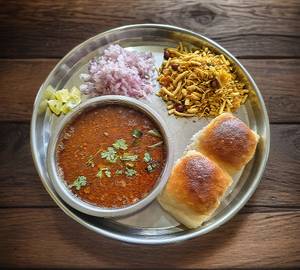 Misal pav (500 ml)