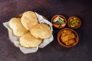 Luchi With Dhokar Dalna Combo