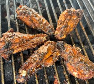 Hot and spicy chicken wings 6 pieces