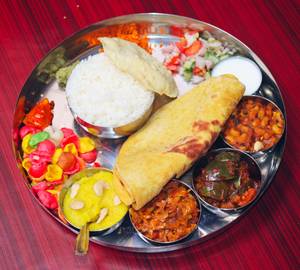 Special Holige Thali