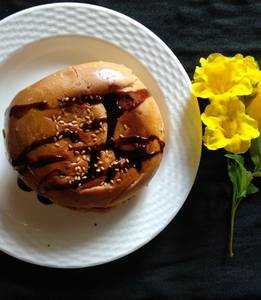 Grilled Gulkand Flat Bun