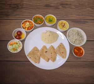 Varhadi Thali