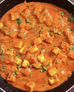 Lehsuni Cheese Butter Masala