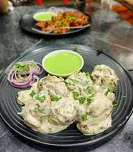 Brother's Special Paneer Malai Momo
