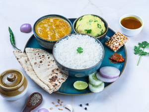 Aloo Chokha Meal