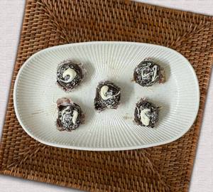 Chocolate dates truffles [4 pieces]