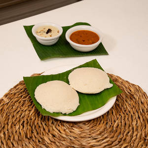 Idli Sambar & Chutney