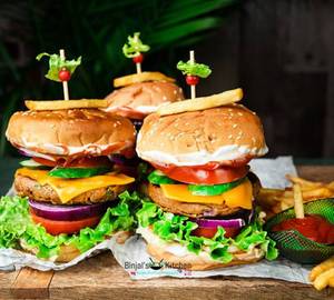 Makhani Paneer Burger