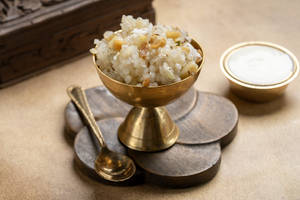 Sabudana Khichadi With Sweet Dahi