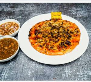 Aloo pyaz mirchi kulcha [1 piece]