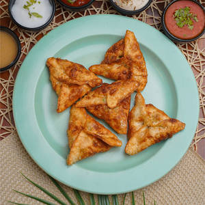 Corn Cheese Fried Momo(6 Pcs)