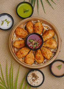 Paneer Fried Momos [10 Pieces]