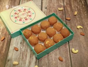 Besan Dry Fruit Laddu [4 Pieces]  
