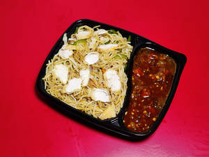 Chicken Noodles With Chicken Manchurian Gravy