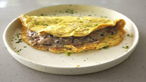 High Protein Onion Mushroom Omlette (2 Whole Eggs + 1 Egg White)