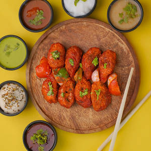 Paneer Tandoori Momos (8 Pcs)