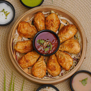 Paneer Fried Momos (10 Pcs)