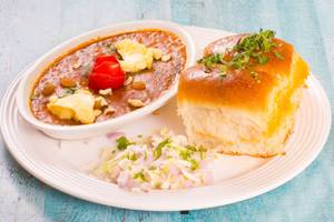 Butter Pav Bhaji With 2 Pav