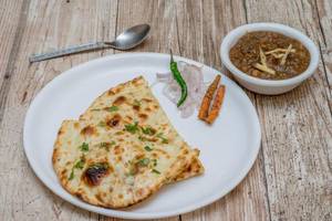 Paneer Naan With Gravy
