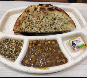 Gobi pyaz kulcha [1 piece]