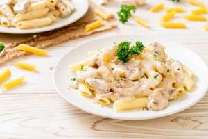 White Sauce Chicken Pasta