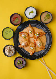 Paneer Gravy Momo (6 Pcs)
