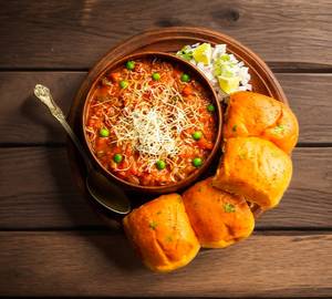 Jain Cheese Pav Bhaji
