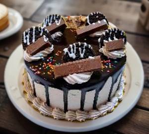 Kitkat Cake [400 grams]