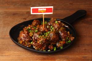 Veg Manchurian (8 Pcs)