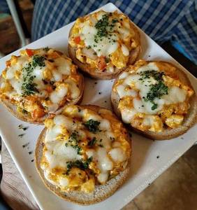 Paneer Garlic Bread
