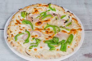 Onion capsicum pizza