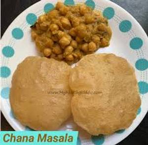 3 Poori with Chana Masala