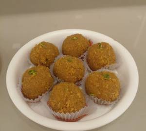 Pandhari Laddu (Atta)