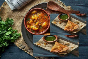 Samosa With Aloo Sabji (2 Pcs)