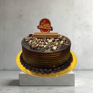 Kit Kat Cake [1/2 Kg]