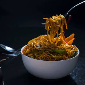 Schezwan Noodles Chicken