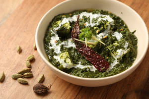 Lehsuni Palak Paneer