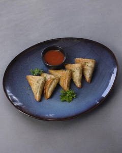 CHICKEN BOUREKAS