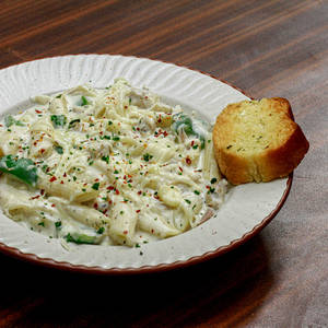 Mario Puzo (penne Alfredo Chicken)