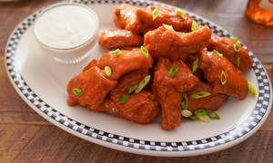 Fried Chicken Wings With Spicy Bbq Sauces