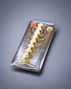 CRUNCHY CHEESE AVOCADO MAKI