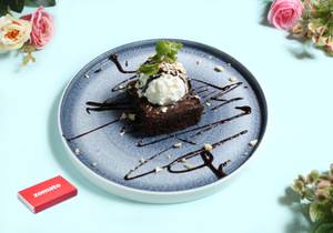 Fudge Brownie With Ice Cream