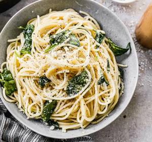Spaghetti Aglio E Olio Non Veg