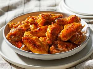 Fried Chicken Wings With Hot Garlic Sauce