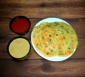 2 Veg Uttapam Served With Chutney +Ketchup