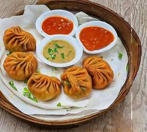 Veg fried momos